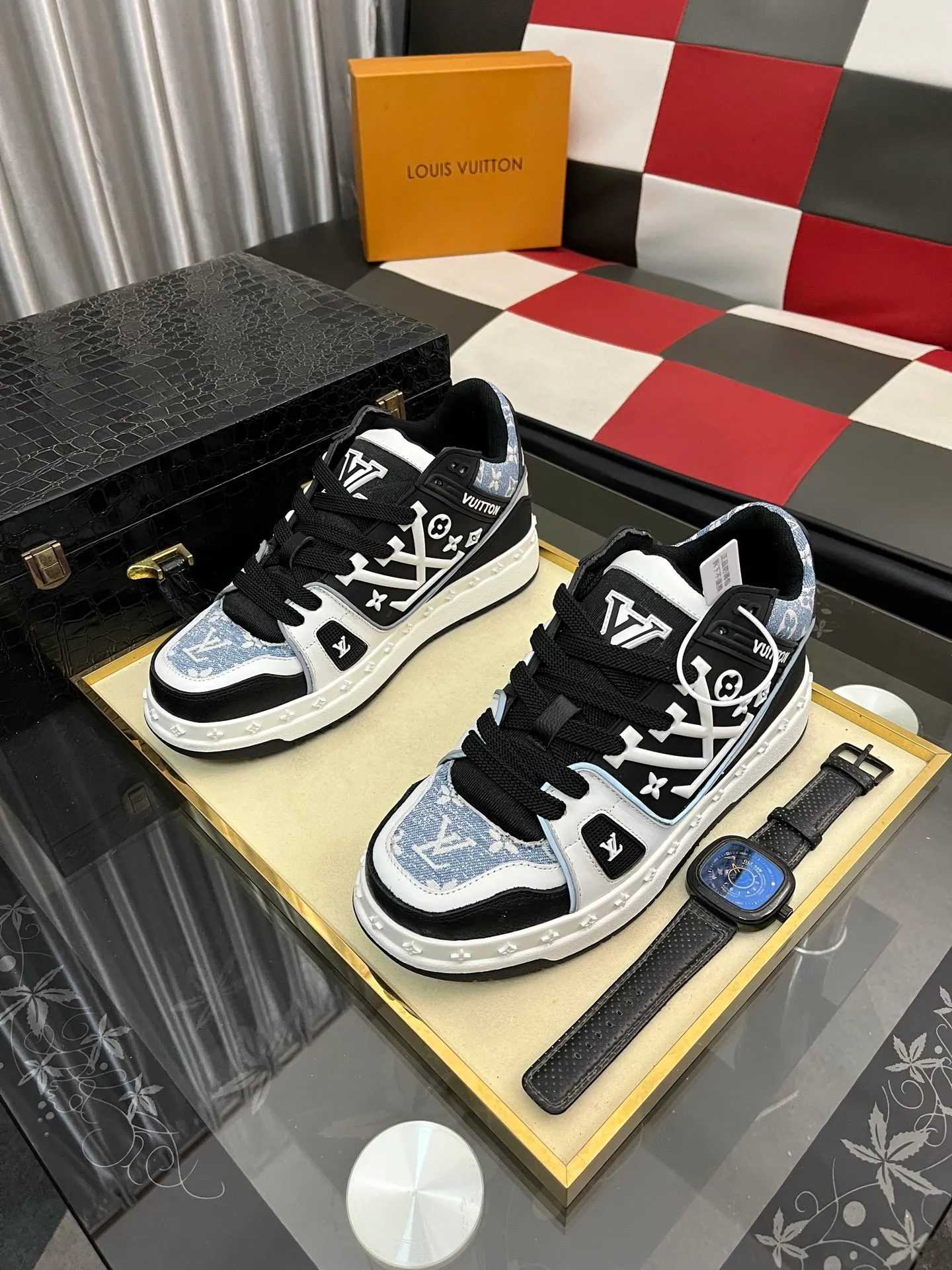 Men's men's shoes 💰620⌚️⌚️ Comes with full packaging "Loui* Vuitto*" LV's new Gaobang sports and casual shoes. Imported first-layer cowhide ➕ Imported sheepskin lining is high-end and comfortable, and the original outsole is light and wear-resistant! Purely handmade, details determine quality! Size 38-442️⃣Colors available